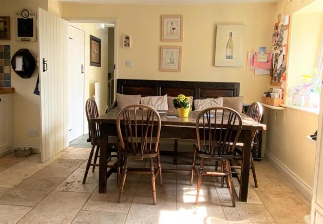 kitchen 2.jpg