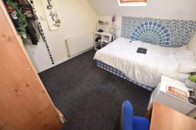 6 bed Terraced to rent Image 5