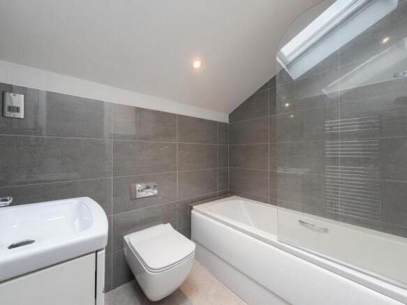 2 bed Flat for sale Image 6