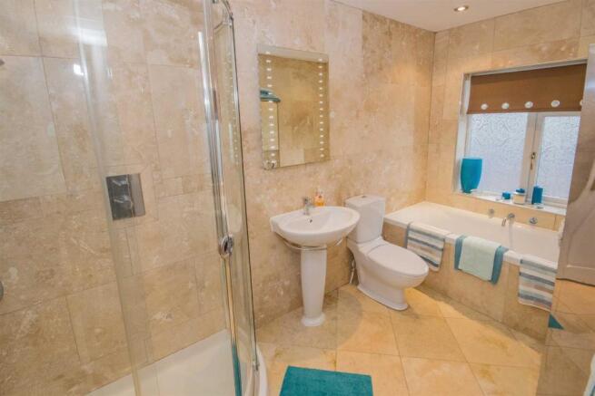 FAMILY BATHROOM