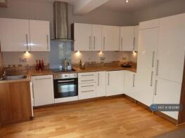 Flat 4, 1, Bryanstone Road, Bradford BD4 8PN