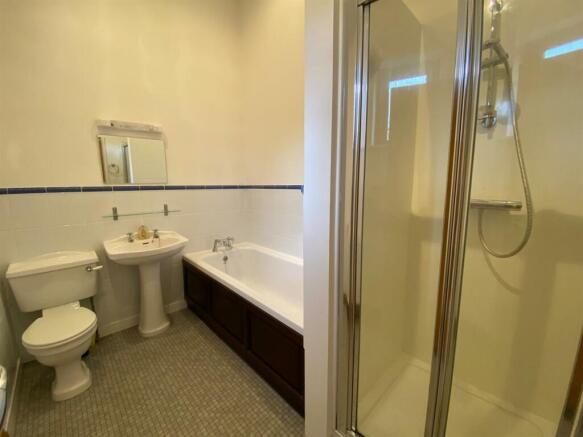 Bathroom.jpg