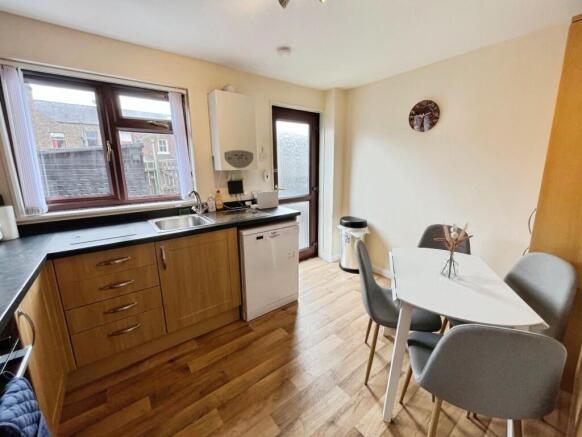 2 bed Terraced for sale Image 7