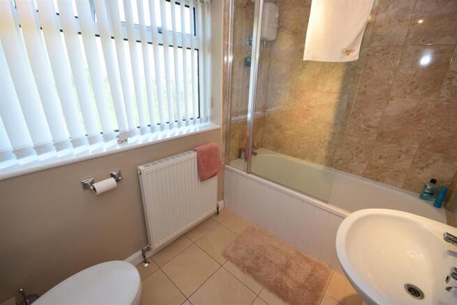 En-Suite Bathroom