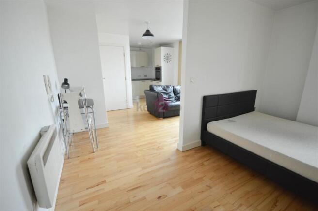 Studio to rent Image 10