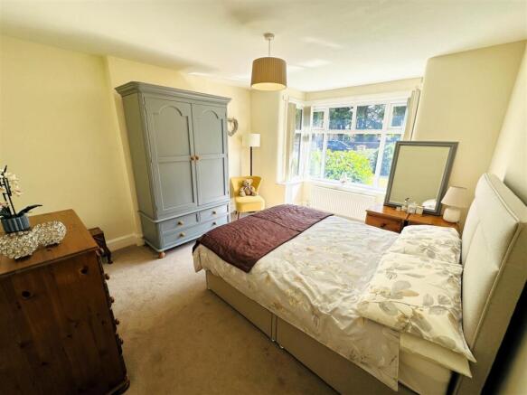 2 bed Detached Bungalow for sale Image 4