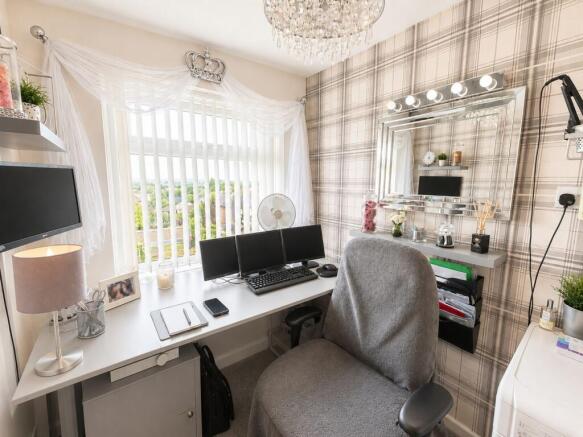 3 bed Semi-Detached for sale Image 11