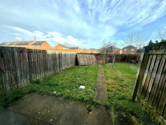 5 bed Town House for sale Image 4
