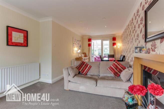 LOUNGE: