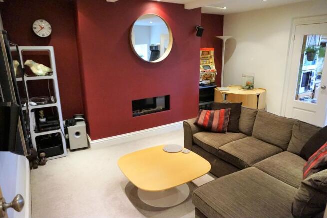 Lounge/Dining Room