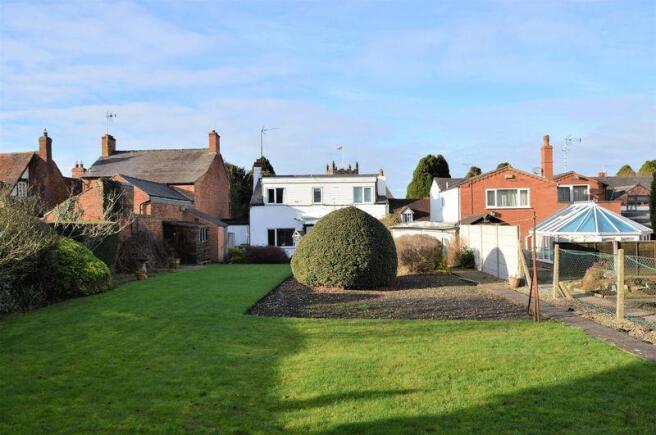 Garden to house