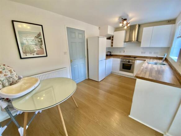 Oakleigh Gardens, Mirfield photo 4