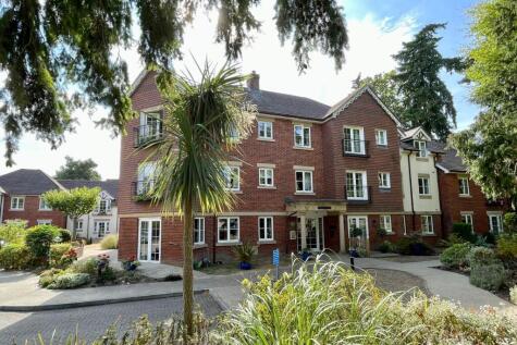 Branksomewood Road, FLEET, GU51