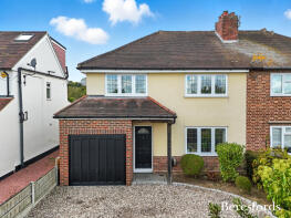 40, Hanging Hill Lane, Brentwood CM13 2HY