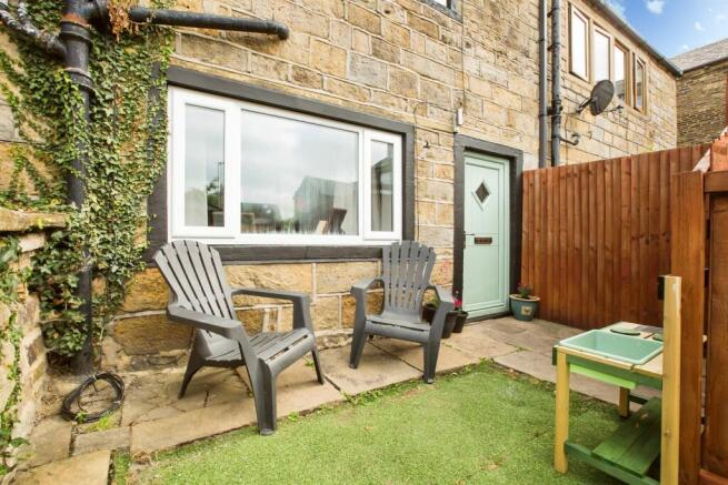 2 bed Terraced for sale in halifax