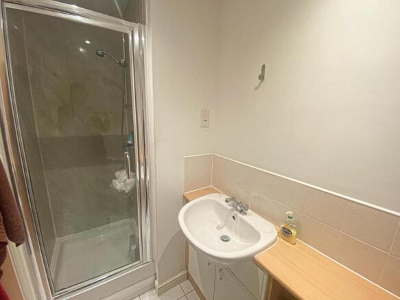 2 bed Flat to rent Image 8