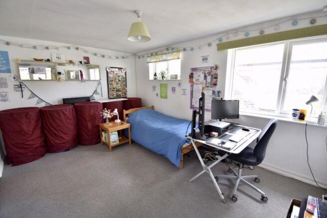 Bedroom 4 / study