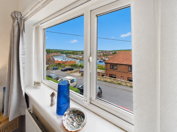 3 bed Semi-Detached for sale Image 6
