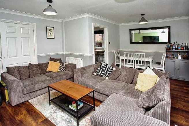 Lounge/Dining Room