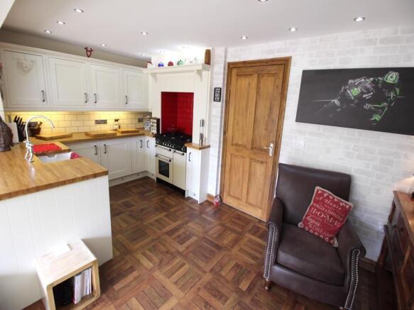 Contemporary Kitchen / Dining / Day room