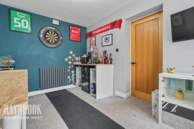 4 bed Detached for sale Image 7