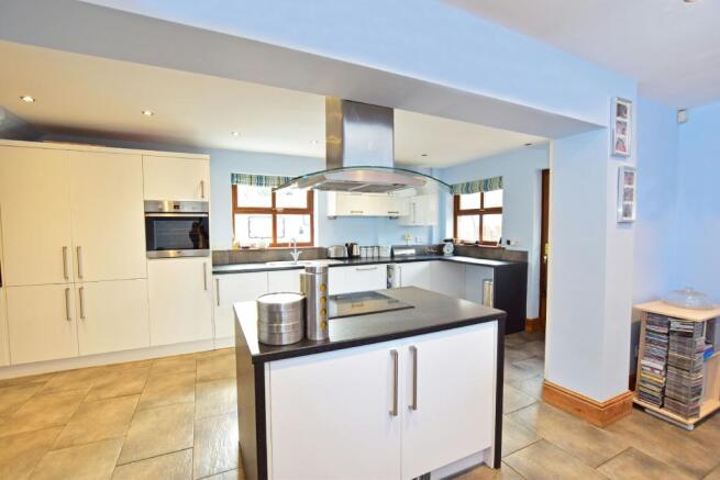 Kitchen 4th Photo