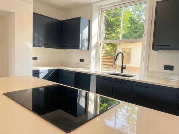 3 bed Semi-Detached for sale Image 6