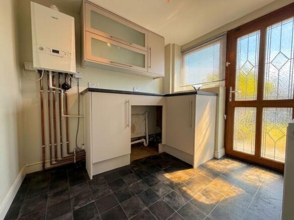 4 bed Semi-Detached for sale Image 10