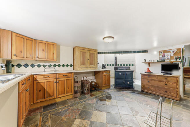 5 bed Terraced for sale Image 8