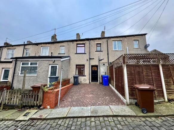 2 bed Terraced to rent Image 6