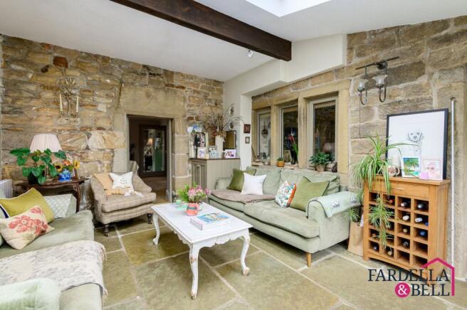 4 bed Barn Conversion for sale Image 9