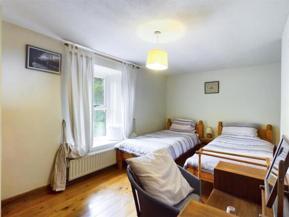 bed2.jpg
