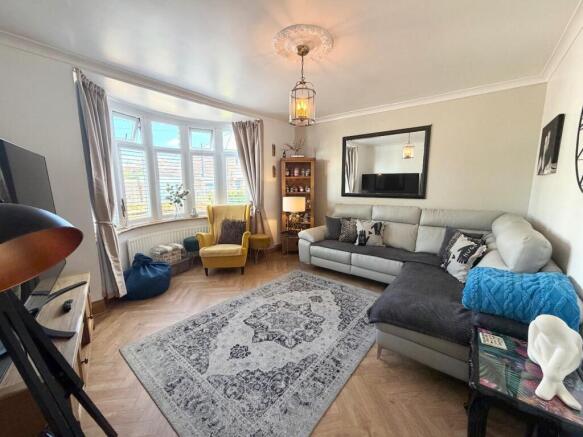 5 bed Semi-Detached for sale Image 6