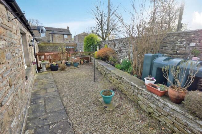 2 bed Cottage for sale Image 12