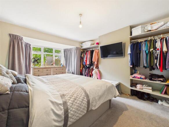 4 bed Semi-Detached for sale Image 8
