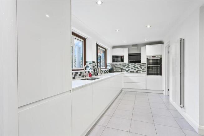 Woodstock Avenue, Sutton photo 4