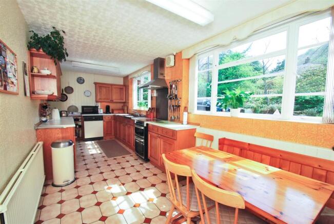 Kitchen / Breakfast 