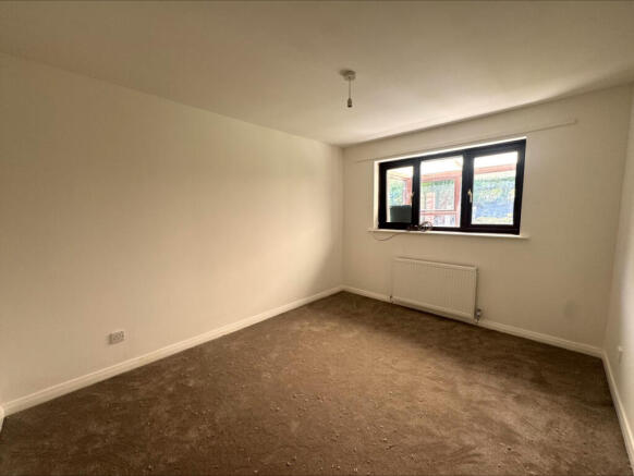 4 bed Detached to rent Image 12