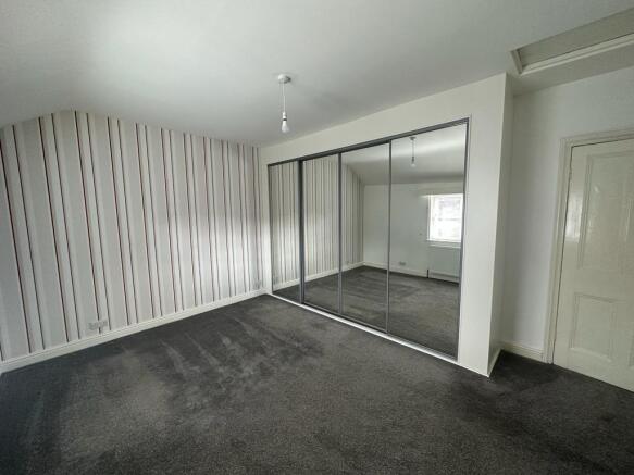 2 bed Apartment to rent Image 9