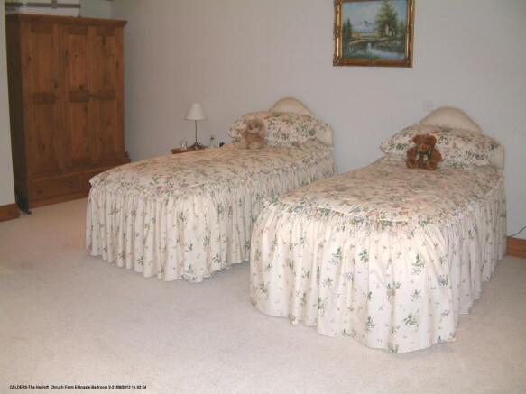 BEDROOM 2