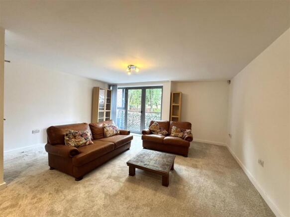 1 argyle - living area 2.jpeg