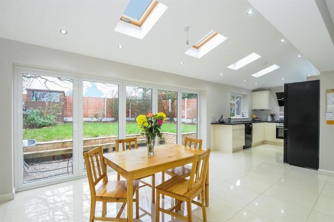 Modern Kitchen/Dining Room