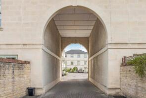 9, Bingham Close, Cirencester GL7 1BG