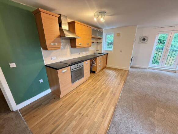 2 bed Apartment to rent Image 6