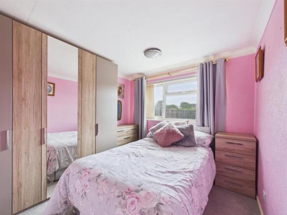 2 bed Semi-Detached Bungalow for sale Image 6