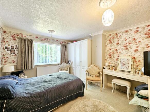 3 bed Semi-Detached for sale Image 6