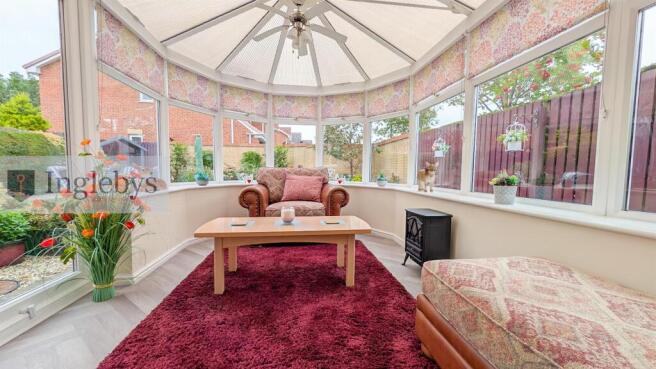 4 bed Detached for sale Image 6