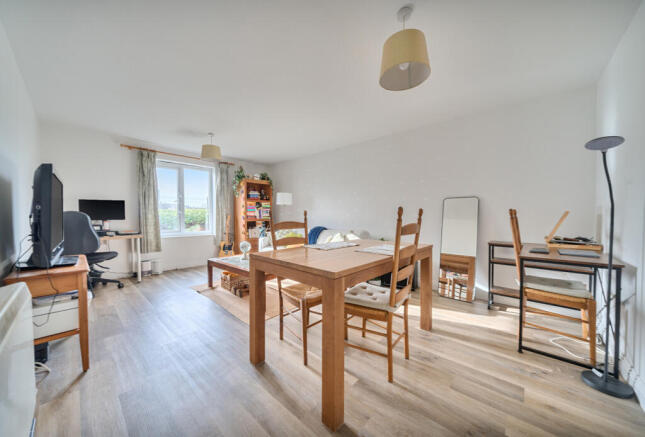 1402596-1-6978b0d...