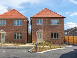 8, Weatherhill Road, Horley RH6 9NQ