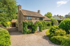 Hilldean, Barrowby Lane, Kirkby Overblow HG3 1HQ